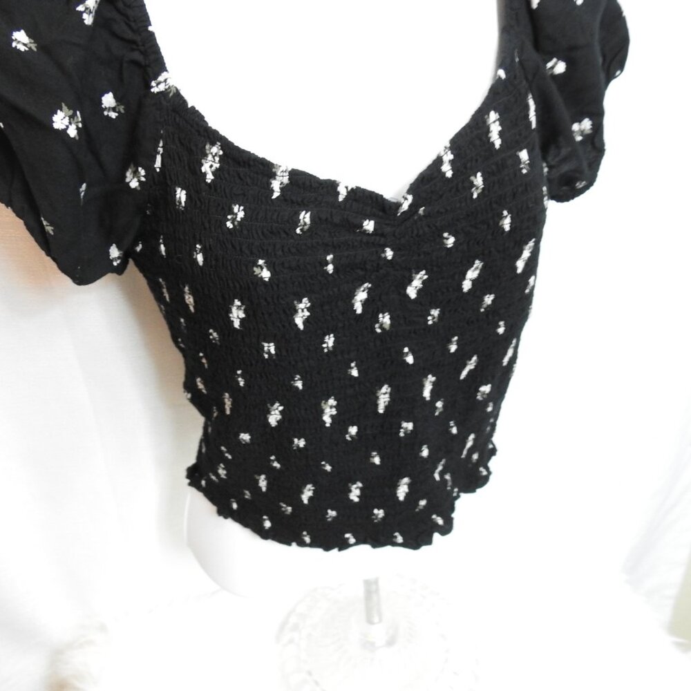 Hollister Black Floral Smocked Puff Sleeve Crop Top XS Cottagecore Sz M - Picture 4 of 8